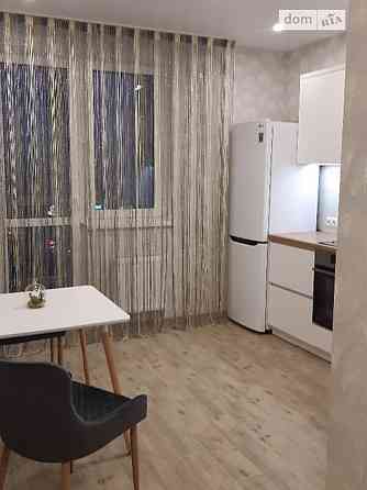 Оренда Квартира 1-кімнатна, 10/25 поверх на ул. Ревуцкого, 40в Киев