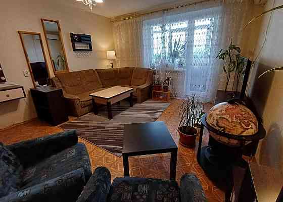 Продаж Квартира 3-кімнатна, 9/10 поверх на Малышева ул., 11 Днепр