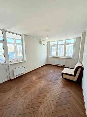 Продаж Квартира 3-кімнатна, 9/25 поверх на Бажана Николая вул., д. 8-Б Київ