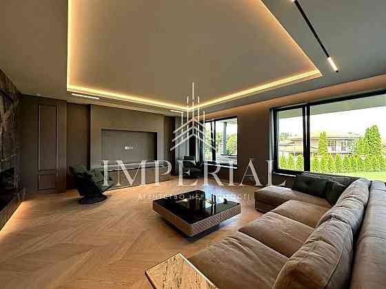 Продаж 2-поверховий Будинок з ділянкою 15 сот 290 кв.м 5 кімн. на Струмкова вул. Ivankovychi