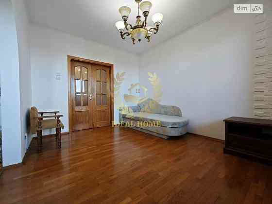 Світла та простора 1-кімнатна квартира з двома балконами в Дарницькому Київ