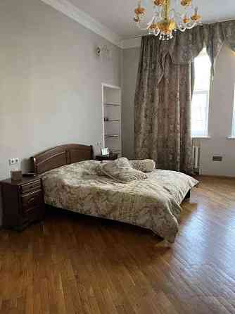 Оренда Квартира 2-кімнатна, 4/4 поверх на ул. Симона Петлюры Київ