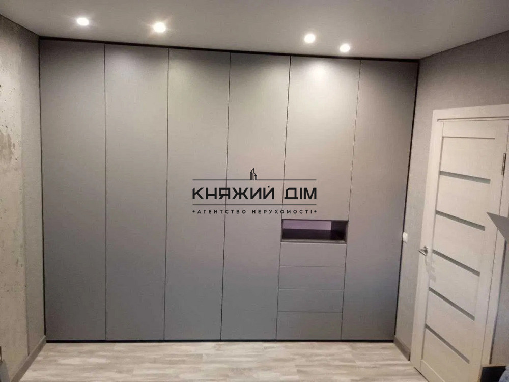 Продаж Квартира 2-кімнатна, 27/27 поверх на Вишняковская ул. Київ - фото 2