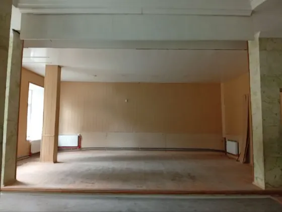 New facility. Owner is doing cosmetic repairs. City center Uspenska Square. Own yard Dnipro
