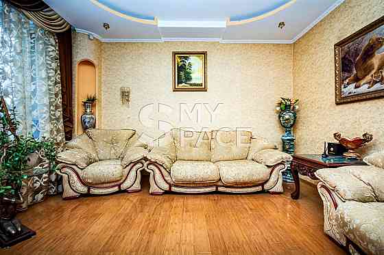 Продаж Квартира 3-кімнатна, 3/4 поверх на Деревлянська вул., д. 20/2 Київ