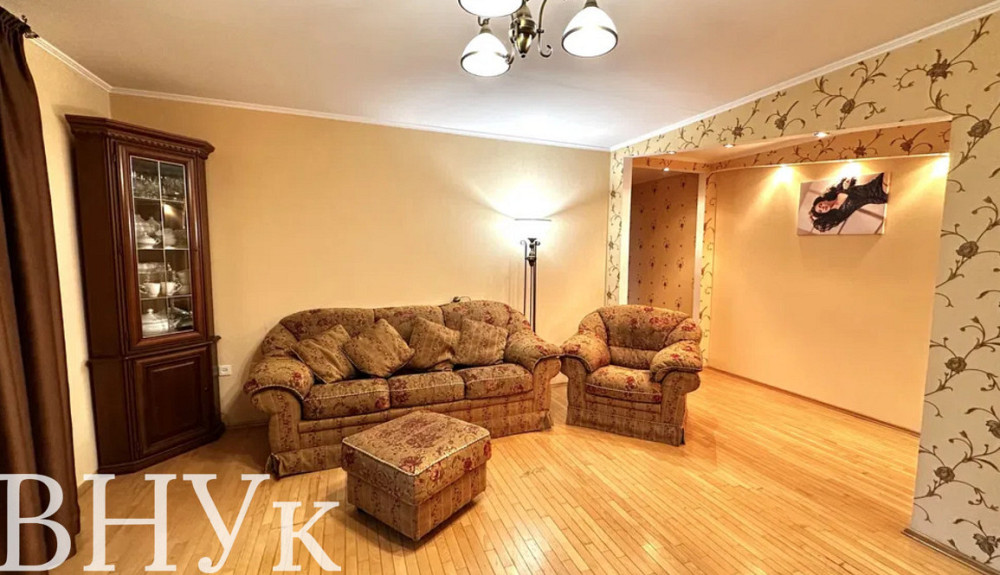 Продаж Квартира 3-кімнатна, 1/6 поверх на Конякіна Луцьк - фото 1