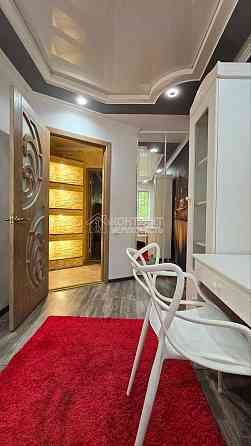 Продаж Квартира 3-кімнатна, 1/5 поверх на вул. Василя Мельникова Харків