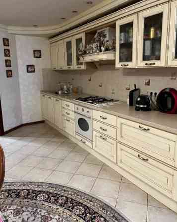 Продаж Квартира 3-кімнатна, 8/11 поверх на Армейская ул., 147а Одеса