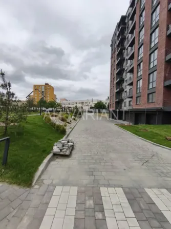 Продається Гараж Під легкове авто площа 21 кв.м 1-й поверх Легоцького 64Б Ужгород