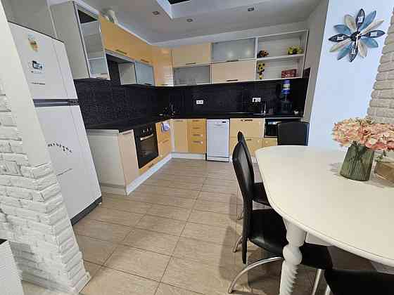 Продаж Квартира 3-кімнатна, 10/11 поверх на Любарского, 4А Dnipro