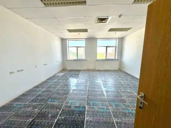 Продаж Офісні приміщення площа 1147.8 кв.м на Лазаряна Дніпро