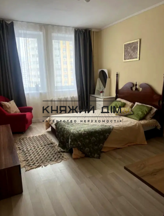 Оренда Квартира 3-кімнатна, 15/22 поверх на Пчелки Елены ул. Киев