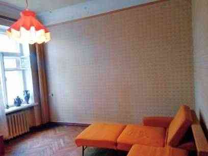 Продаж Квартира 3-кімнатна, 2/5 поверх на Антонова Авіаконструктора вул., д. 2/32 к8 Kiev