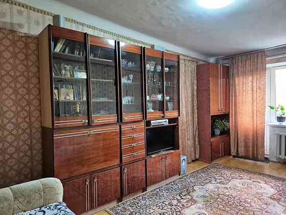 Продаж Квартира 2-кімнатна, 5/5 поверх на проспект Голосеевский, д.126 Киев