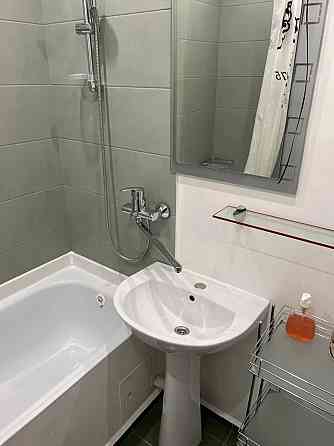 Оренда Квартира 1-кімнатна, 13/16 поверх на вул. Лариси Руденко, 21 Київ