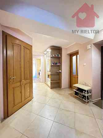 Продаж Квартира 2-кімнатна, 1/5 поверх на Осипенка Ужгород