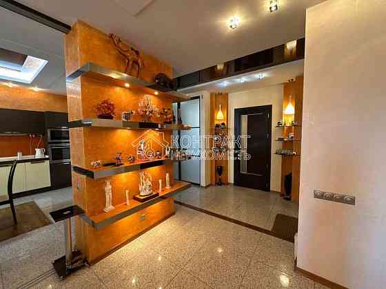 Продаж Квартира 4-кімнатна, 12/18 поверх на вул. Науки Харків