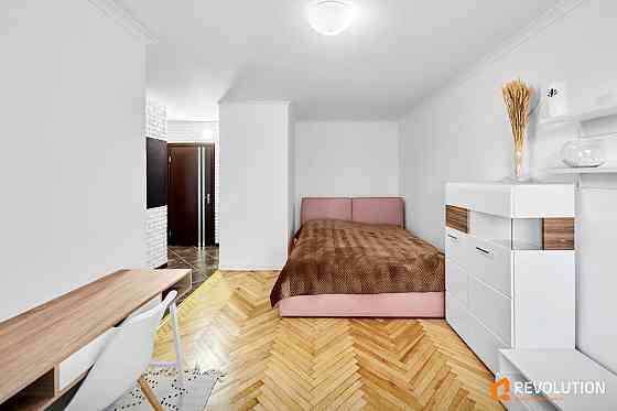 Оренда Квартира 1-кімнатна, 3/5 поверх на Макіївська, 6 Київ