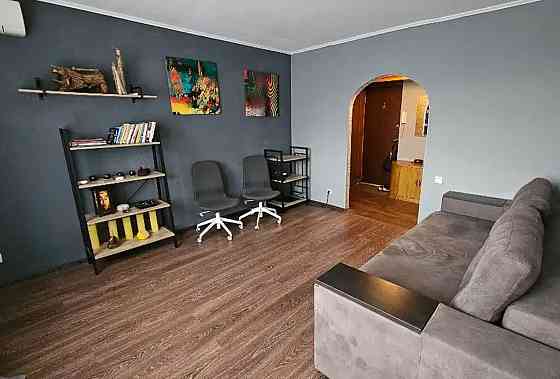 Продаж Квартира 2-кімнатна, 10/10 поверх на Мира пр., 83 Dnipro