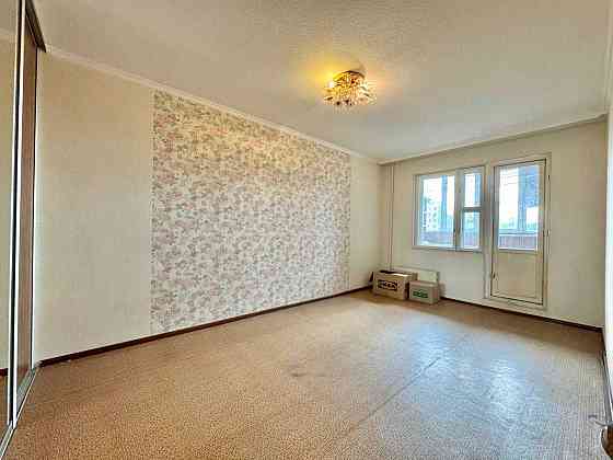 Продаж Квартира 3-кімнатна, 14/18 поверх на Заболотного Академіка вул., д. 28 Kiev