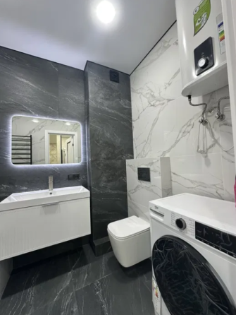 Продаж Квартира 2-кімнатна на ул. Академика Сахарова, 11 Крижанівка (Комінтернівський район)