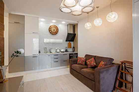 Продаж Квартира 1-кімнатна, 5/5 поверх на Лаврська вул., д. 8 Київ