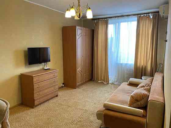 Оренда Квартира 1-кімнатна, 8/9 поверх на вул. Героїв Праці Kharkiv