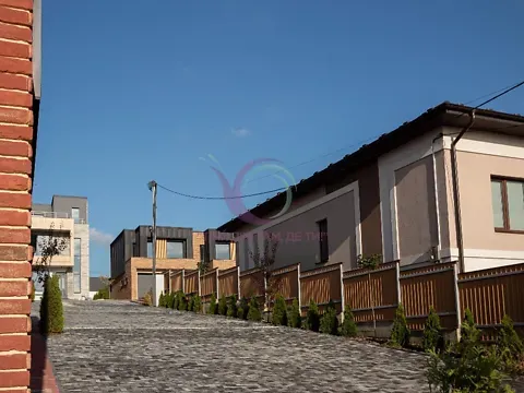 Продаж 3-поверховий   170 кв.м 3 кімн. на Коцюбинського Михайла вулиця 51 Чернівці - фото 5