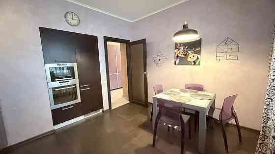 Продаж Квартира 3-кімнатна, 2/9 поверх на Космическая ул., 9А Дніпро