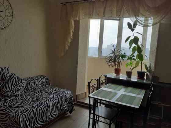 Оренда Квартира 1-кімнатна, 17/19 поверх на улица Ревуцкого, д.42 Kiev