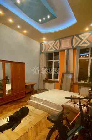 Продаж Квартира 5-кімнатна, 1/3 поверх на вул. Маршала Бажанова Kharkiv