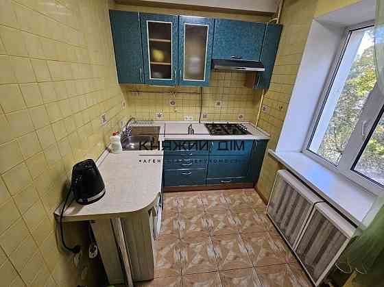 Оренда Квартира 1-кімнатна, 4/5 поверх на Васильковская ул. Київ