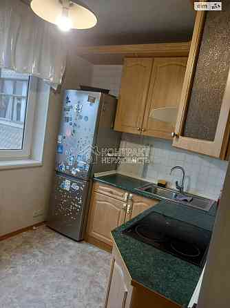 Продаж Квартира 4-кімнатна, 6/16 поверх на вул. Победы Харьков