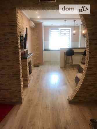 Оренда Квартира 2-кімнатна, 20/25 поверх на ул. Здолбуновская, 13 Киев