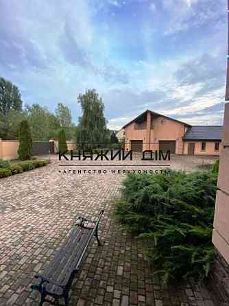 Аренда Коттеджа под съемки или жилья 820 м2 в 3 этажа 6 спален Киевская обл., Киево-Святошинский р-н, Забучье 