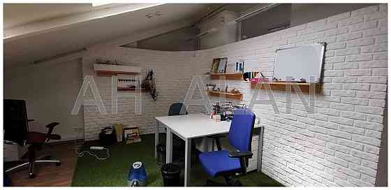 Оренда Будинок 5-кімнатний на Андріївський узвіз, 1А Київ