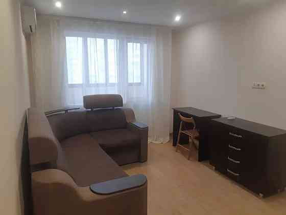 Оренда Квартира 1-кімнатна, 10/14 поверх на просп. Академика Глушкова, 23 Киев