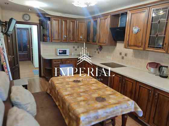 Оренда Квартира 3-кімнатна, 16/21 поверх на вул. Святошинська Київ