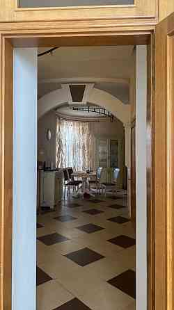 Продам четырехкомнатную квартиру в центре города на Пироговской Одеса