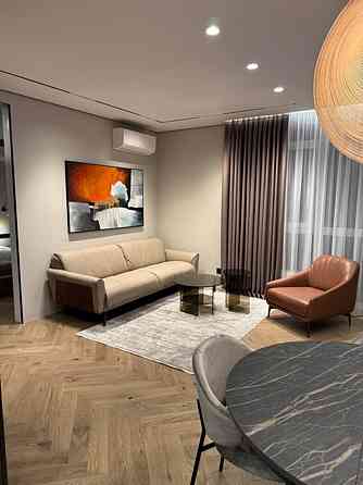 Продаж Квартира 3-кімнатна, 22/24 поверх на Джона Маккейна, 1б Kiev