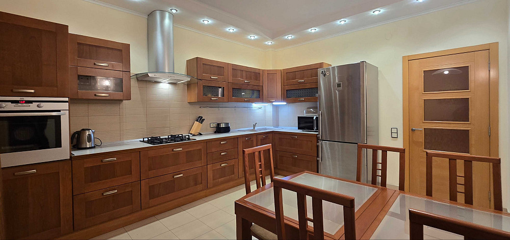 Продаж Квартира 5-кімнатна, 9/10 поверх на Волоська вул., д. 51/27 Київ - фото 1