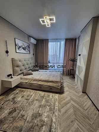 Продаж Квартира 1-кімнатна, 19/25 поверх на вул. Олександра Олеся Київ