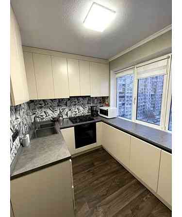 Продаж Квартира 3-кімнатна, 8/9 поверх на Володимира Івасюка просп. (Героїв Сталінграда), 9 Kiev