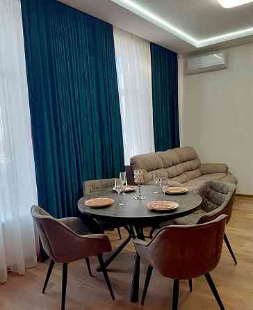 Продаж Квартира 3-кімнатна, 10/10 поверх на Хмельницкого Б. ул., 11А Днепр