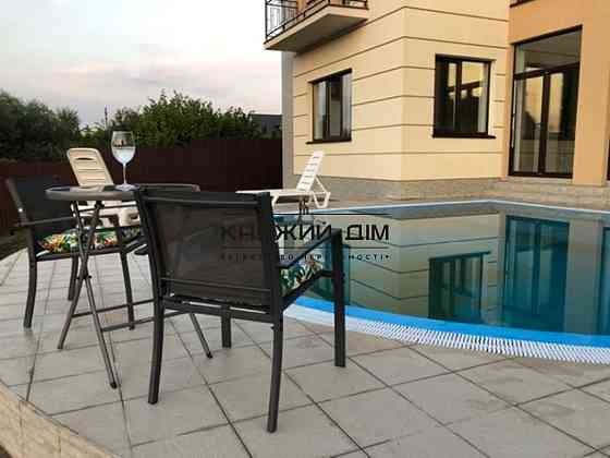 Оренда 3-х поверхового будинку в Іванковичах. № 138656 Иванковичи