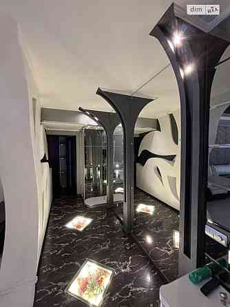 Продаж Квартира 3-кімнатна, 2/9 поверх на Ющенка Винница