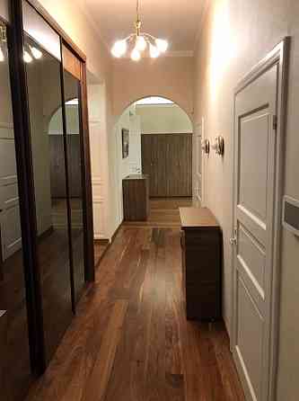 Оренда Квартира 5-кімнатна, 3/3 поверх на Базарная ул., 48 Одеса