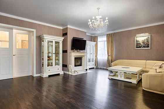 Продаж 2-поверховий Будинок з ділянкою 15 сот 298 кв.м 5 кімн. на Соколина вул. Сокільники