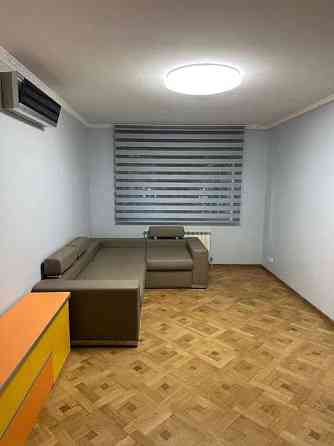 Продаж Квартира 3-кімнатна, 1/10 поверх на Армейська улица, 21 Одеса