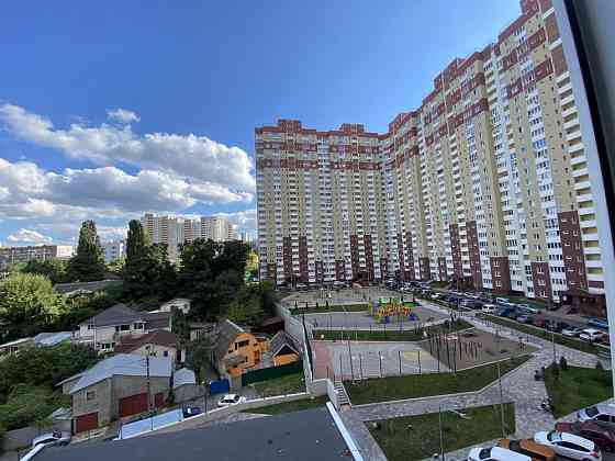 Продаж Квартира 2-кімнатна, 6/25 поверх на Ясинуватський вул., д. 10 Kiev